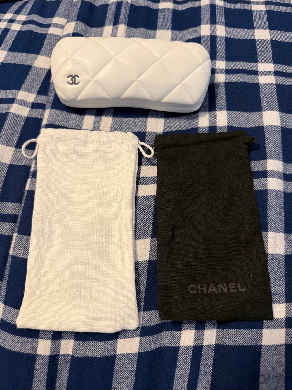 CHANEL White Quilted Eyewear Case with Black & White Dust Bags - Picture 2 of 2